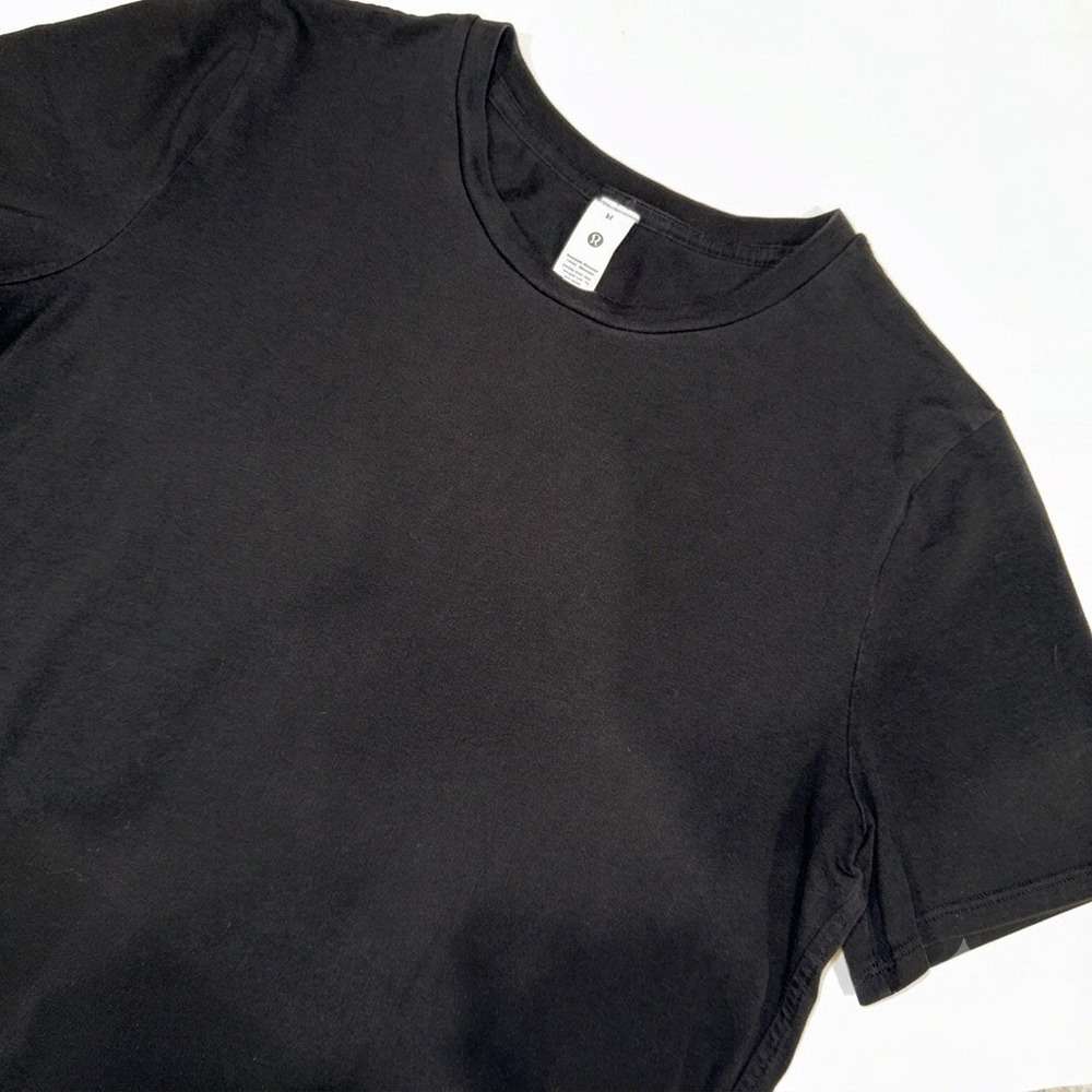 Lululemon Women's Organic Cotton Crewneck T-Shirt Size Medium Black Embroidered